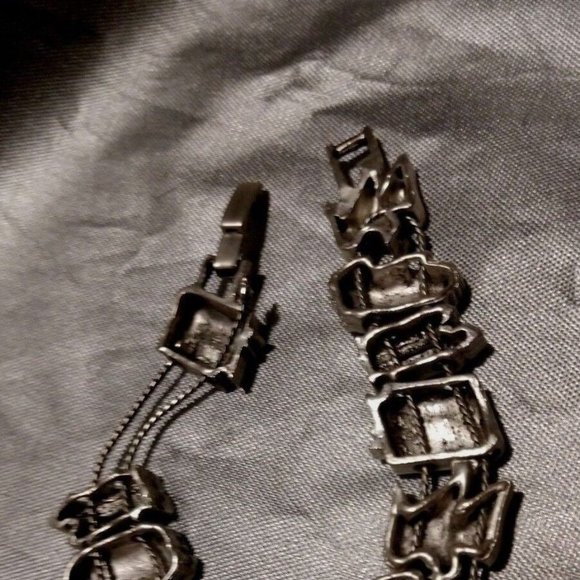 Religious Slide Bracelet Holy Bible/White Doves/Praying Hands VTG 1980's - Picture 7 of 8